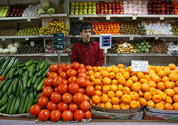 Витаминная война: Россия запрещает с 7 декабря ввоз фруктов и овощей из Беларуси