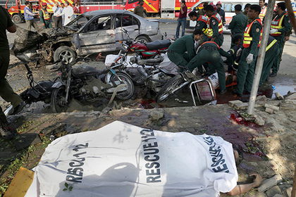 В результате взрыва в пакистанском Лахоре погибли 16 человек