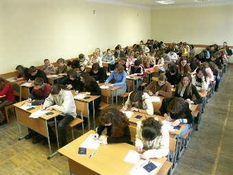 В вузы, ссузы и ПТУ Беларуси в 2011 году планируется принять около 202,6 тыс. человек