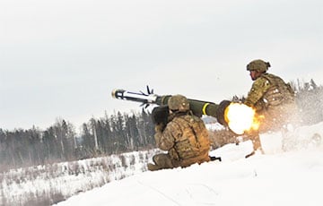 Видеофакт: Украинскоя ракета Javelin подбивает российский БМП