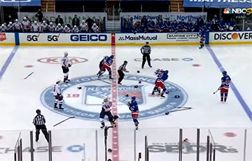 На первой секунде матча НХЛ произошла рекордная массовая драка