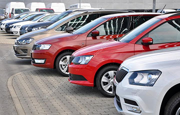 Продажи легковых авто в Беларуси рухнули на 70%