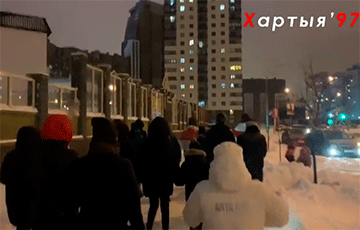 В Минске на вечернее шествие вышли жители Лебяжьего
