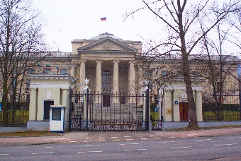 Польских дипломатов лишают здания посольства в Минске