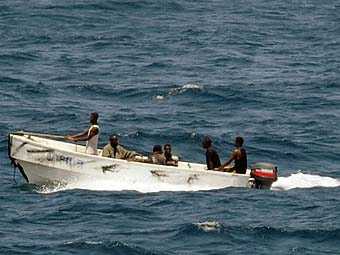 Сомалийские бизнесмены уговорили пиратов отпустить захваченное судно