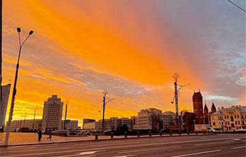 В Минске сегодня был красивый красный закат