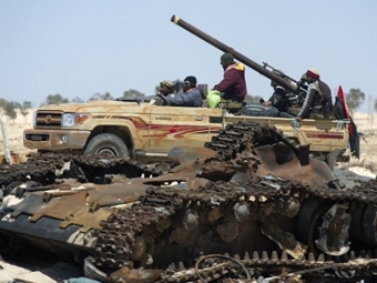 Авиация НАТО подбила 25 танков Каддафи