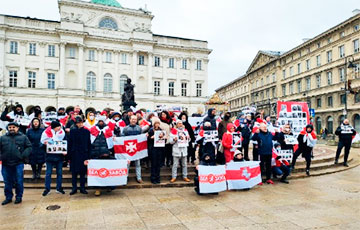 Белорусы Варшавы и Кракова поддержали протестующих соотечественников