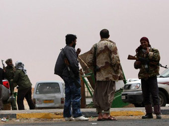 Войска Каддафи обстреляли ракетами порт Мисураты