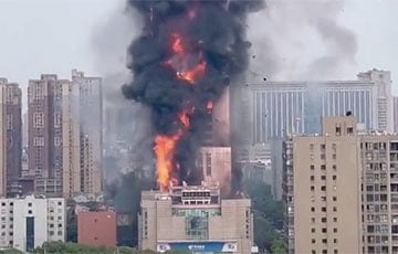В Китае сгорел небоскреб China Telecom