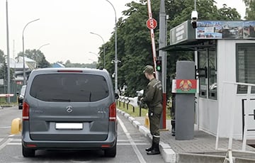Беларусам на границе раздают специальные анкеты