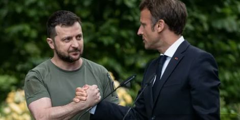 Зеленский готов к переговорам, но после прекращения огня. Его поддержали Макрон и Эрдоган