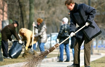 Беларусы на субботнике занимались бесполезным трудом