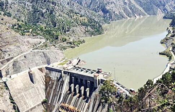 Индия перекрывает воду еще на двух питающих Пакистан реках
