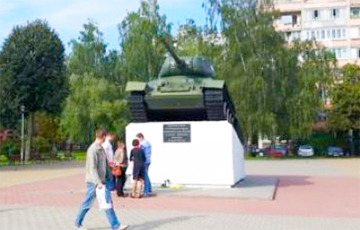 Могилевчане остроумно потребовали памятник народному поэту