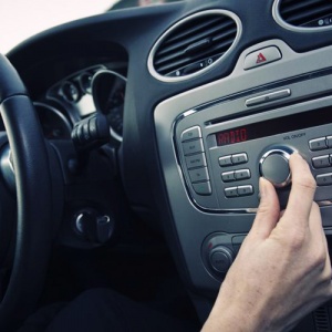 Что белорусские водители предпочитают слушать за рулем