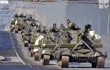 В Беларуси зафиксировали активное перемещения по дорогам военной техники РФ
