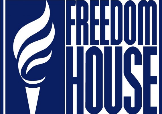Freedom House: Беларусь пытается дистанцироваться от восточного соседа