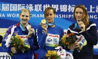 Александра Герасименя выиграла золото чемпионата мира по плаванию на дистанции 100 м вольным стилем (ФОТО)