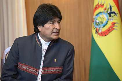 Президент Боливии разрешил вдвое увеличить площади для посева коки