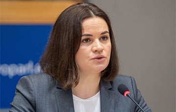 Тихановская не поехала на похороны Папы Римского «из-за безопасности и логистики»