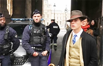 Стало известно, что за «человек в фетровой шляпе» был у Лувра в день ограбления