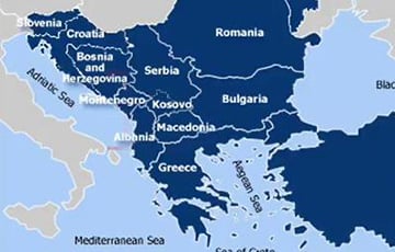 США выжимают Московию с Балкан