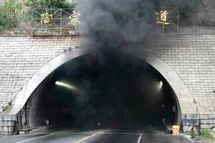 Водителя сгоревшего в Китае автобуса с детьми обвинили в поджоге