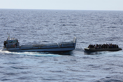 В результате кораблекрушения в Средиземном море погибли 400 мигрантов
