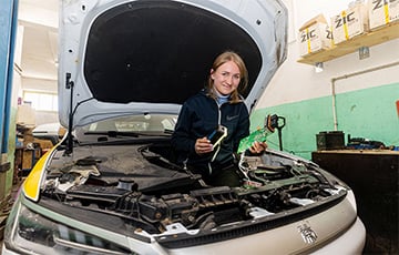 Железная леди: минчанка выкупила автосервис и пять лет не была в отпуске
