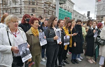 Революция продолжается: яркие фото с акций солидарности в Минске