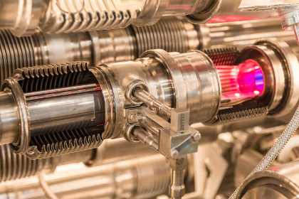 В ЦЕРНе сообщили об открытии двух новых барионов