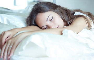 Три упражнения перед сном, которые помогут лучше выспаться