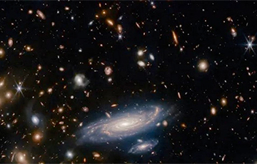 Ученые: В очень далеких галактиках обнаружен неожиданный химический элемент