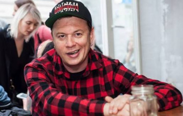 Солист рок-группы «Тараканы!» решил продать свой московитский паспорт