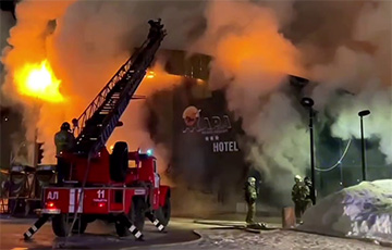 В крупнейшем отеле московитского Тольятти вспыхнул мощный пожар