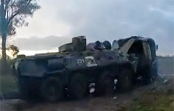 Украинские воины уничтожили два вражеских грузовика и затрофеили БТР