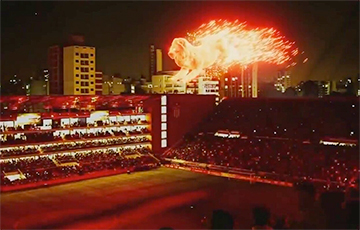 Видеохит: В Аргентине на открытии стадиона выступил огромный огненный лев