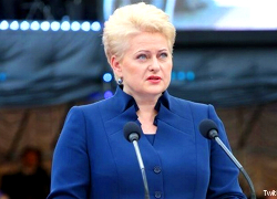 Президент Литвы подписала закон о возврате армейского призыва