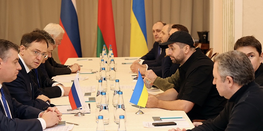 Лукашенко предложил Путину продолжить переговоры по Украине в Минске