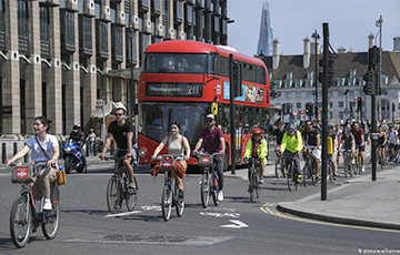 Великобритания поддержит велосипедистов миллиардными инвестициями