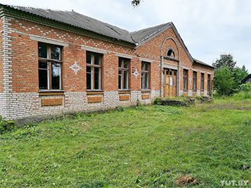 Как белорус купил деревенскую школу за базовую: и здание отобрали, и требуют отдать 14,6 тысячи