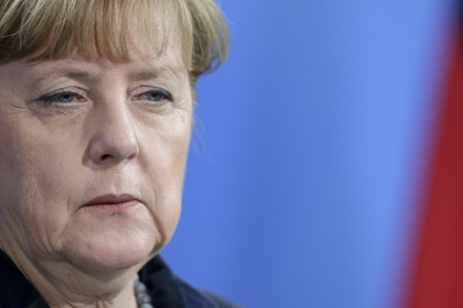 Меркель пообещала рассмотреть вопрос об упрощении правил депортации мигрантов
