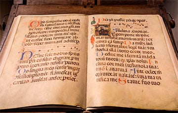 О чем рассказали каракули в средневековых манускриптах