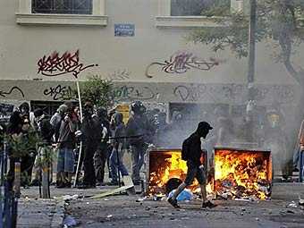Радикальная молодежь устроила погром в центре Афин