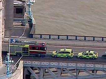Лифт Тауэрского моста вместе с пассажирами сорвался в шахту