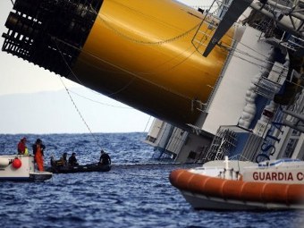 Число жертв кораблекрушения в Италии достигло пяти человек