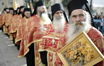 Греция: Священники перестанут считаться госслужащими и получать зарплату