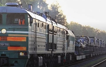Атака ВСУ на локомотив с техникой РФ: на спутниковых снимках появился неизвестный объект