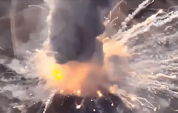 ГУР показало эпичное видео уничтожения московитского ЗРК С-400 «Триумф» в Крыму